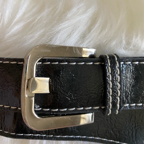 GUESS 💯% Authentic - Picture 6 of 13